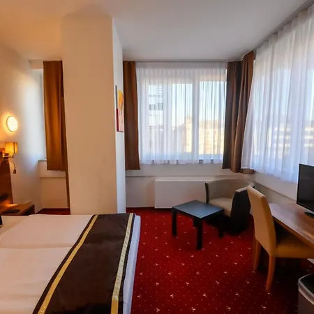 Hotel Luna 4*