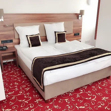 Luna ホテル オッフェンバッハ