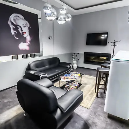 Luna ホテル オッフェンバッハ