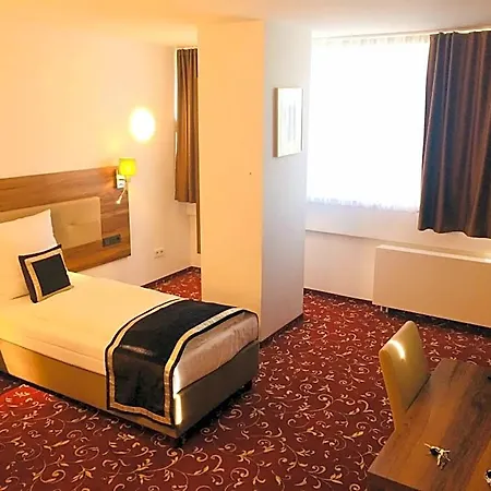 Luna Hotel