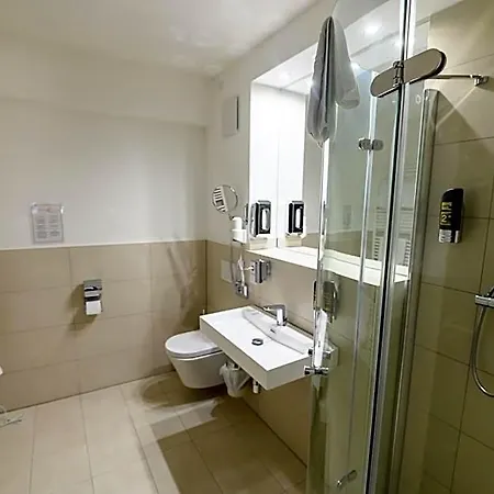 Luna Hotel 4*