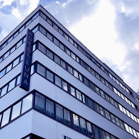 Luna 4* オッフェンバッハ