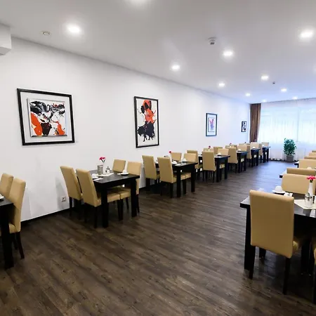 卢纳酒店 酒店