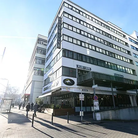 Luna 4* オッフェンバッハ