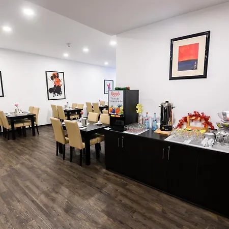 卢纳酒店