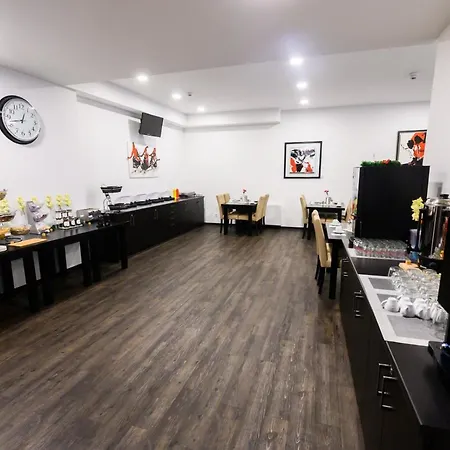 卢纳酒店