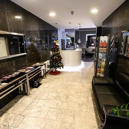 卢纳酒店 酒店 4*